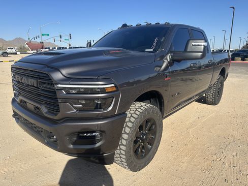 Used 2025 RAM 3500 Laramie AWD/4WD image 4