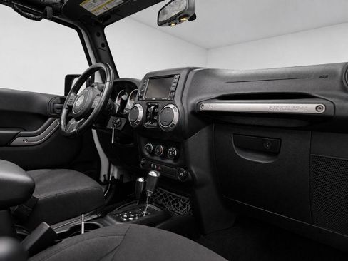 Used 2017 Jeep Wrangler Unlimited Sport w/ Quick Order Package 24S AWD/4WD image 35