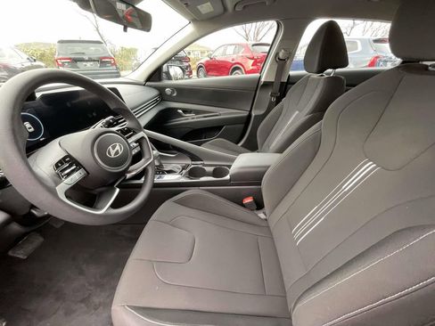 Used 2024 Hyundai Elantra Blue image 28