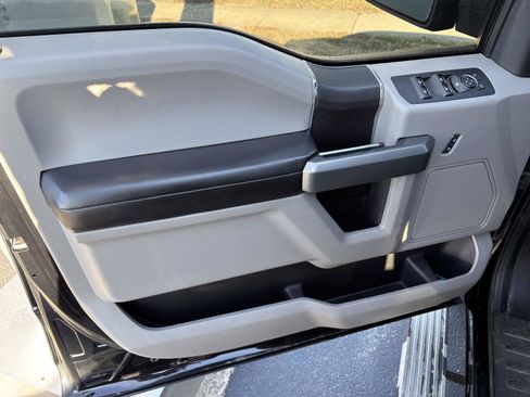 Used 2018 Ford F150 XLT image 3