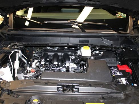 Used 2025 Nissan Pathfinder SV image 47