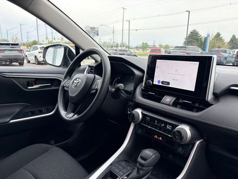 Used 2025 Toyota RAV4 XLE AWD/4WD image 13