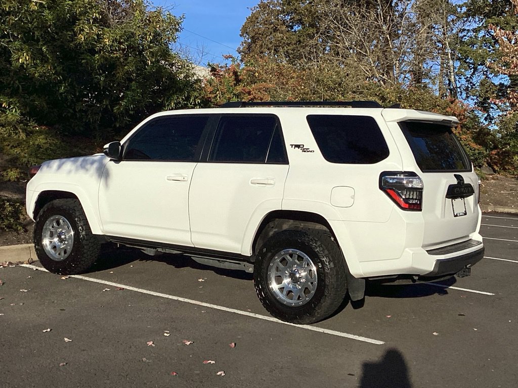 Certified 2024 Toyota 4Runner TRD Off-Road Premium w/ Moonroof Package AWD/4WD image 9