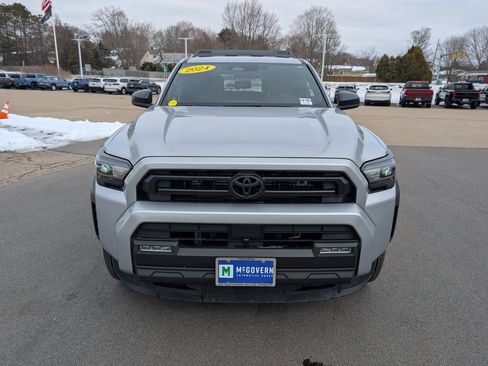 Used 2025 Toyota 4Runner SR5 image 9