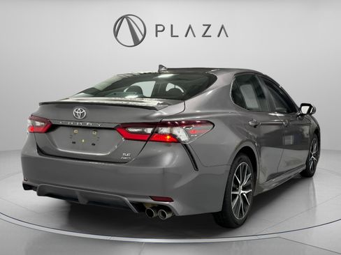 Used 2024 Toyota Camry SE image 5