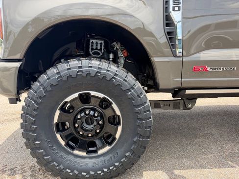 New 2026 Ford F250 Platinum w/ Platinum Plus Package AWD/4WD image 11