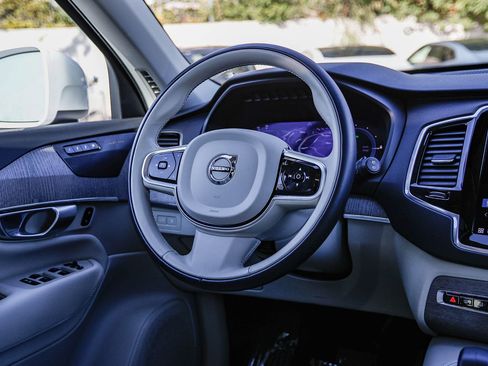 Used 2024 Volvo XC90 T8 Plus w/ Protection Package Premier image 17