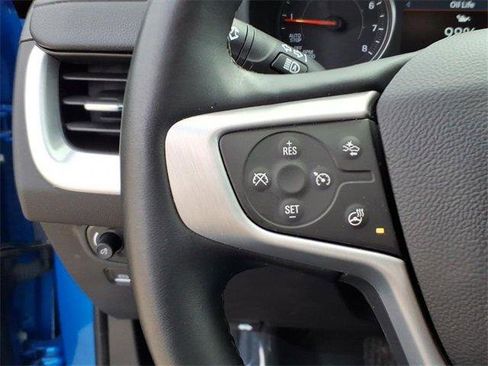 Used 2024 GMC Terrain SLT image 17