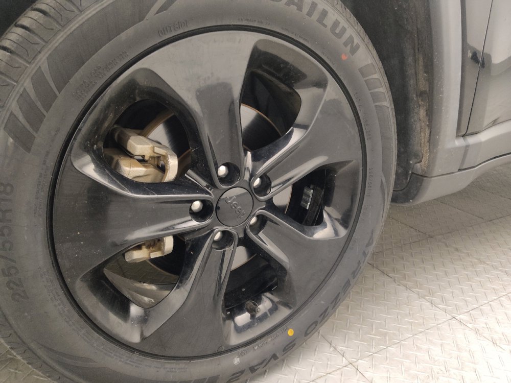 Used 2019 Jeep Compass Latitude FWD image 31