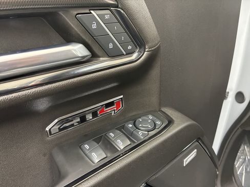 Used 2024 GMC Sierra 1500 AT4 w/ Technology Package image 19