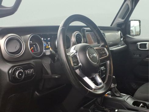 Used 2020 Jeep Wrangler Unlimited Sahara AWD/4WD image 13