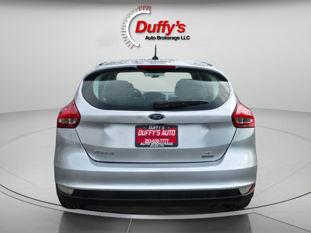 Used 2016 Ford Focus SE w/ SE Cold Weather Package FWD image 9