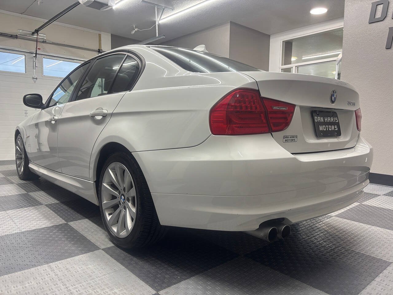 Used 2011 BMW 328i xDrive Sedan AWD/4WD image 12