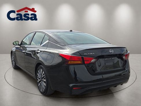 Used 2025 Nissan Altima 2.5 SV FWD image 2