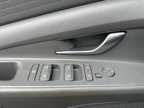 Used 2024 Hyundai Elantra SEL FWD image 24