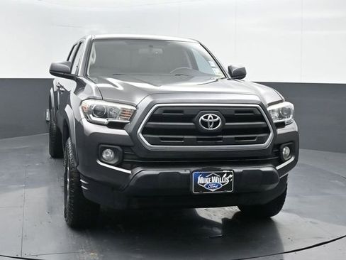 Used 2017 Toyota Tacoma SR5 image 2