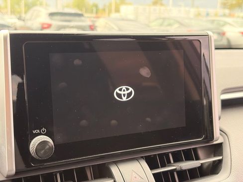 Used 2023 Toyota RAV4 LE AWD/4WD image 19