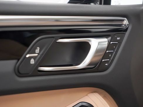 Certified 2026 Porsche Macan S AWD/4WD image 22