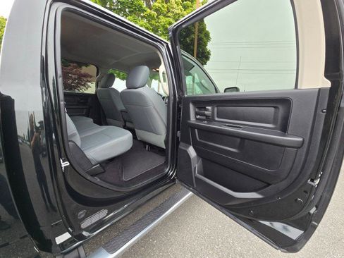 Used 2017 RAM 2500 Tradesman w/ Chrome Appearance Group image 13