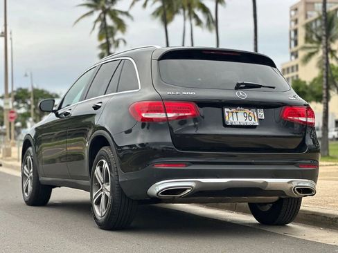Used 2019 Mercedes-Benz GLC 300 4MATIC image 3