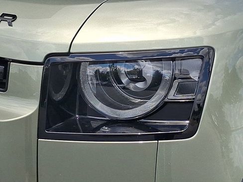 Used 2020 Land Rover Defender 110 HSE AWD/4WD image 9