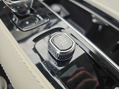 Used 2023 Volvo XC90 T8 Ultimate w/ Lounge Package image 39