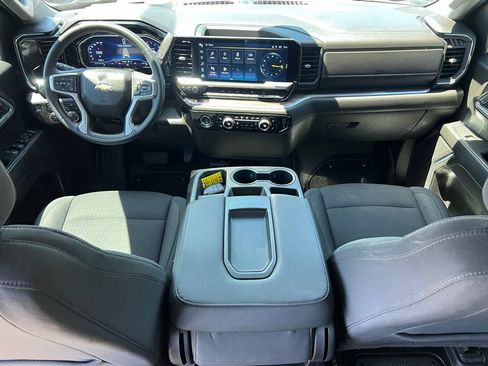 Used 2023 Chevrolet Silverado 1500 LT w/ Z71 Off-Road Package AWD/4WD image 12