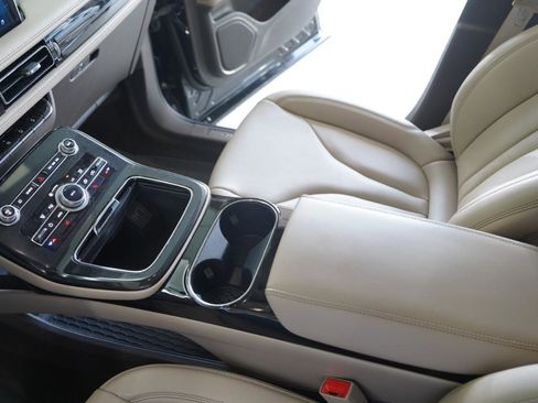 Used 2022 Lincoln Nautilus AWD w/ Premium Package image 20