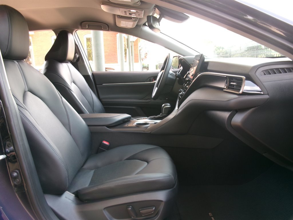 Used 2024 Toyota Camry XLE FWD image 21