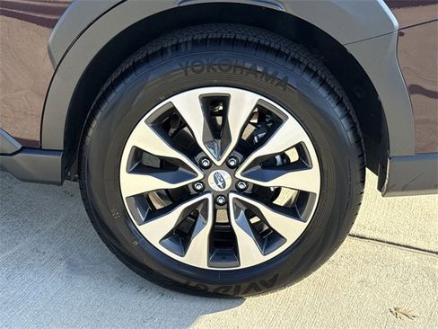 Certified 2025 Subaru Outback Limited image 12