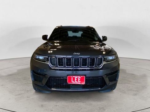 New 2025 Jeep Grand Cherokee Laredo image 9