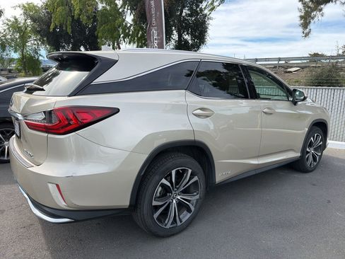 Used 2019 Lexus RX 450hL Premium w/ Premium Package image 2