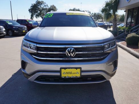 Used 2023 Volkswagen Atlas SE image 2