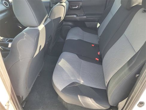 Used 2021 Toyota Tacoma TRD Off-Road image 11