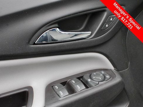 Used 2021 Chevrolet Equinox LS w/ LS Convenience Package image 12