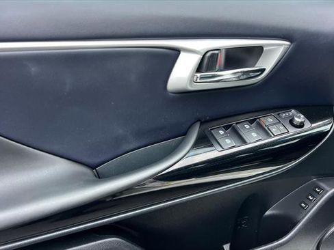 Certified 2018 Toyota Mirai image 12