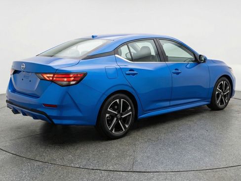Used 2025 Nissan Sentra SV image 9