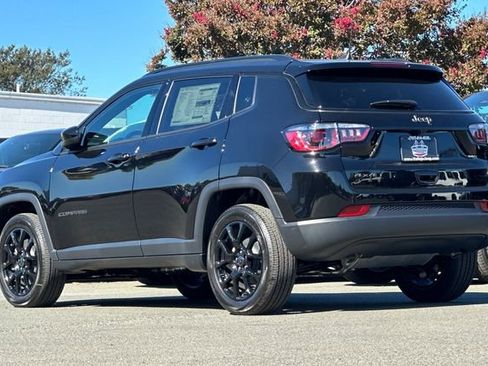 New 2026 Jeep Compass Latitude image 6