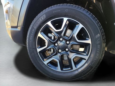 Used 2019 Jeep Compass Trailhawk w/ Cold Weather Group AWD/4WD image 36