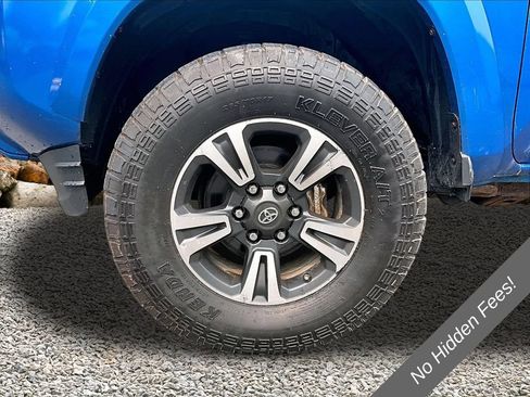 Used 2016 Toyota Tacoma TRD Sport w/ Towing Package AWD/4WD image 9