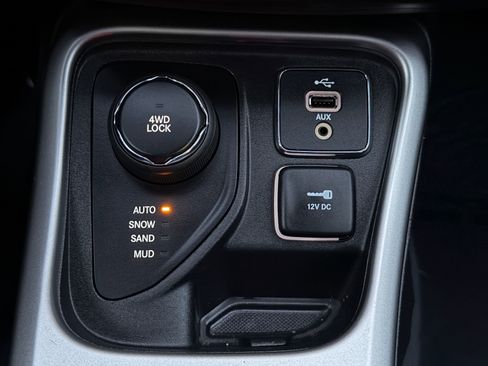 Used 2018 Jeep Compass Sport image 40