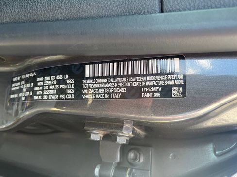 Used 2016 Jeep Renegade Latitude AWD/4WD image 18