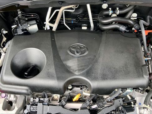 Used 2024 Toyota Grand Highlander Limited AWD/4WD image 32