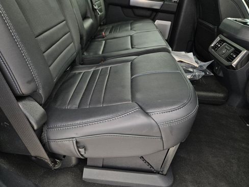 Used 2025 Ford F450 Platinum AWD/4WD image 40
