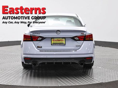 Used 2023 Nissan Altima 2.0 SR FWD image 6