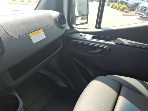 Used 2026 Mercedes-Benz Sprinter 2500 image 24