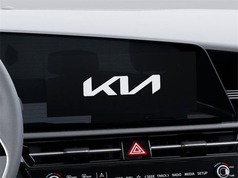 Certified 2025 Kia Niro EX image 20