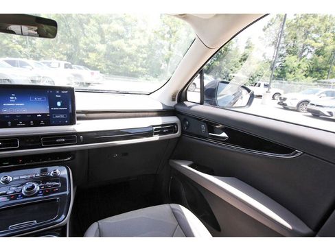 Used 2023 Lincoln Nautilus Reserve w/ Luxury Package AWD/4WD image 8