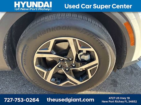 Used 2023 Kia Sportage LX FWD image 5