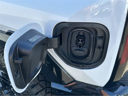 New 2024 GMC Hummer EV 3X w/ Extreme Off-Road Package image 35